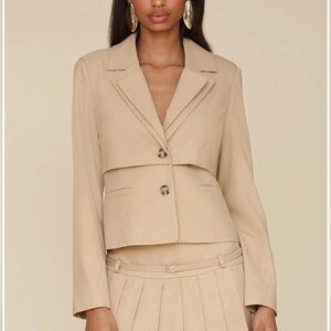 AVEC LES FILLES Tan Textured Blazer with Classic Lapel and Fitted Silhouette